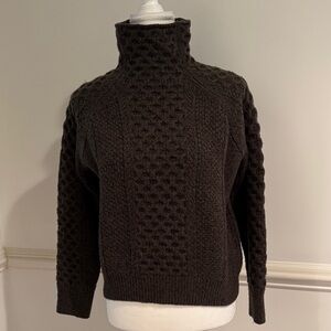 Vince Women's Rich Brown Textured Turtleneck Sweater Size Small runs small.